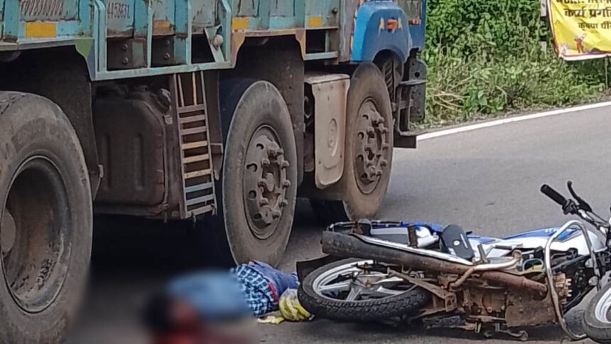 CG : तेज रफ्तार ट्रक की चपेट में आया बाइक सवार युवक, मौके पर... - CG Sandesh