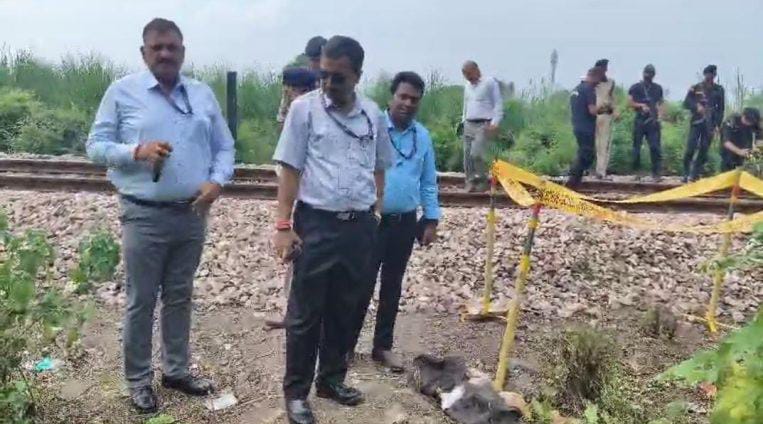 कालिंदी एक्सप्रेस पलटाने की साजिश में 6 संदिग्ध हिरासत में, ... - CG Sandesh