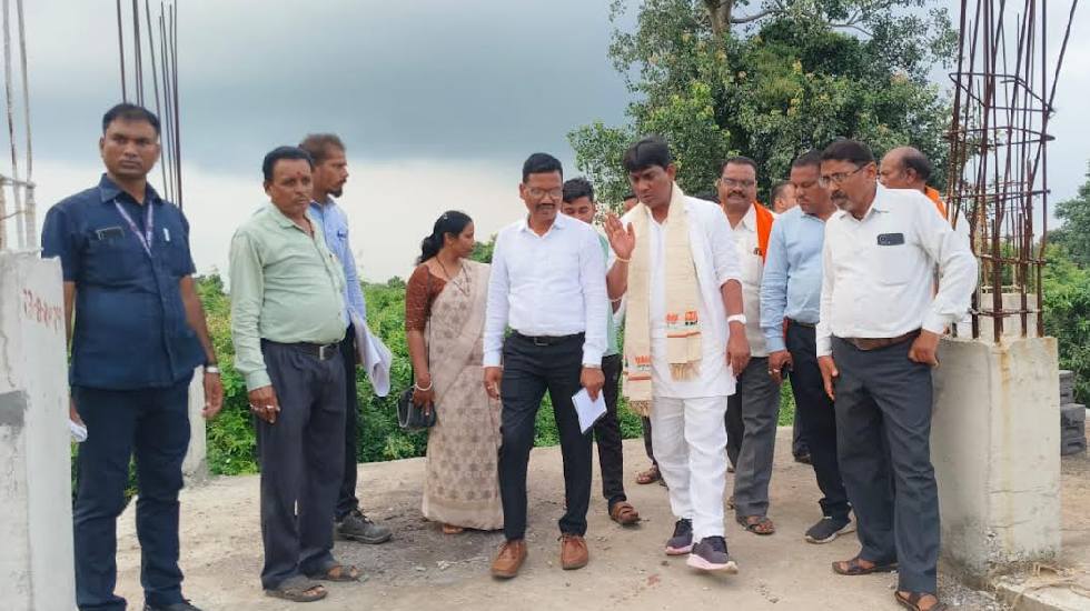 महासमुंद : महाविद्यालय के निर्माणाधीन भवन का विधायक योगेश्वर... - CG Sandesh