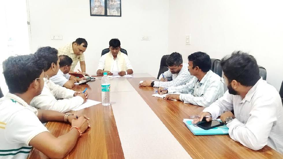 महासमुंद : विधायक ने विद्युत समस्याओं का जल्द निराकरण करने अ... - CG Sandesh