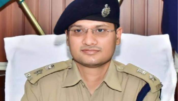 मुख्यमंत्री ने कबीरधाम कलेक्टर और एसपी अभिषेक पल्लव को हटाया... - CG Sandesh