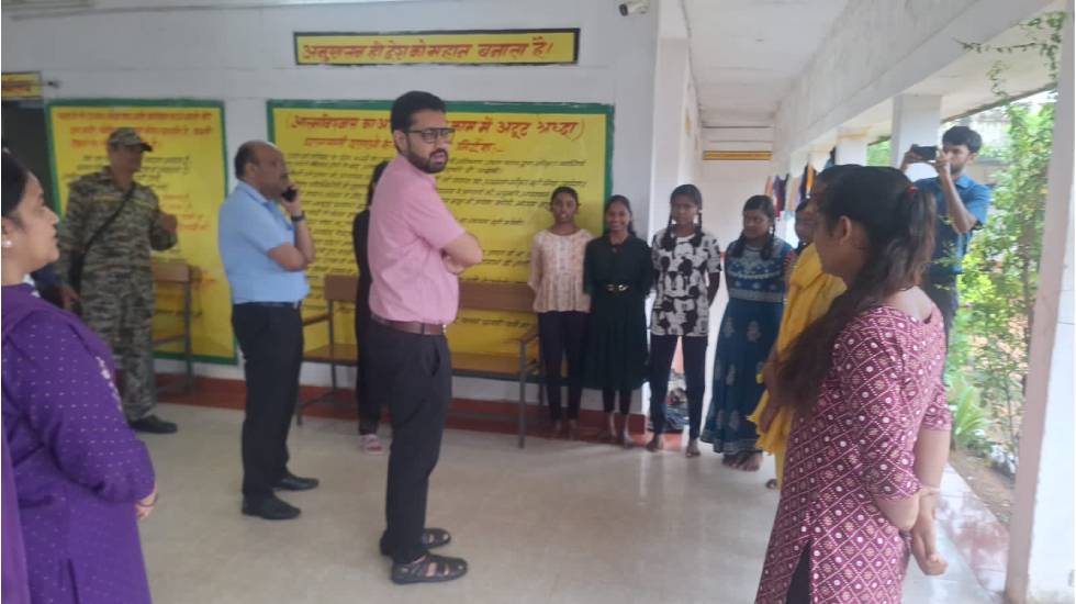 महासमुंद : छात्रावास अधीक्षिका और मंडल संयोजक को कारण बताओ न... - CG Sandesh