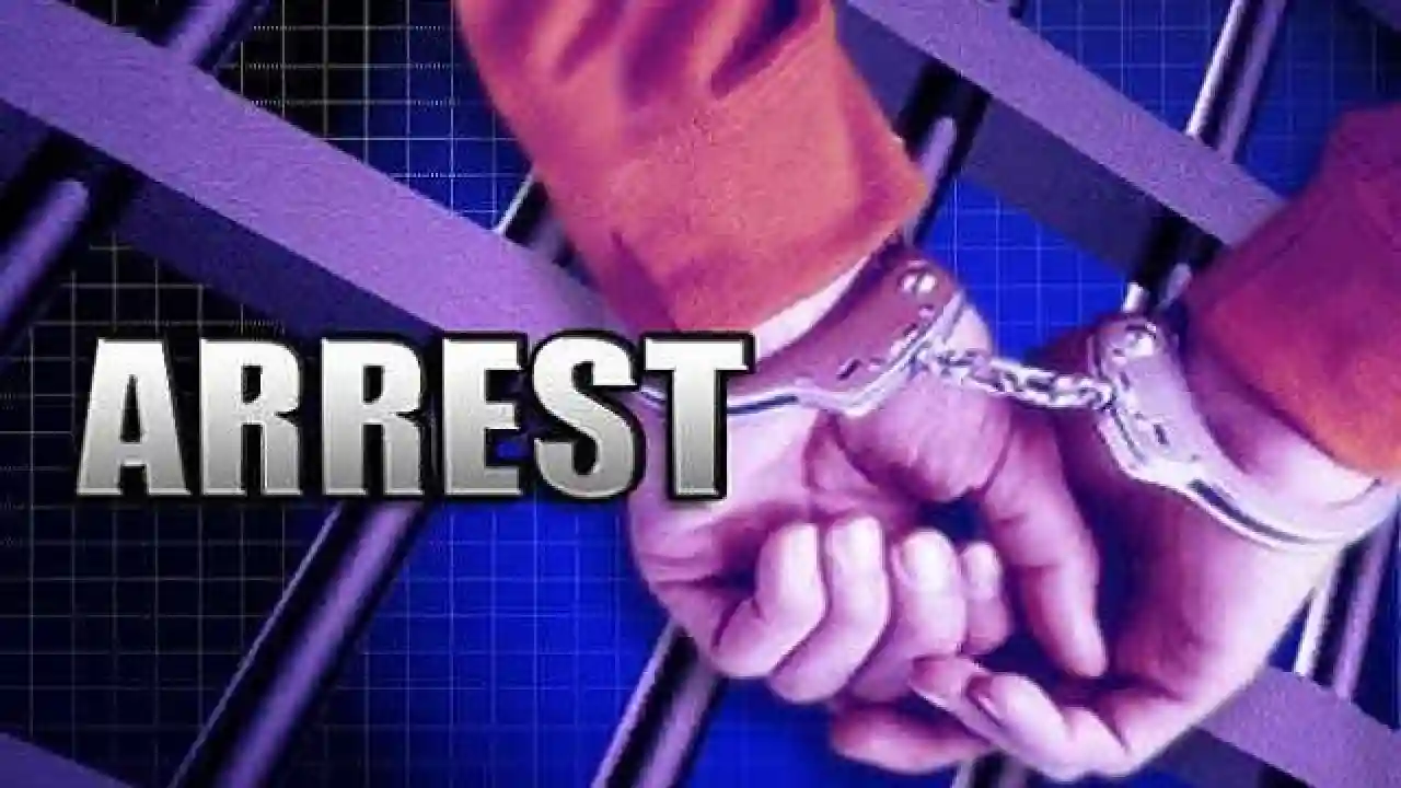 सरायपाली : बटनदार चाकू लेकर घूमते युवक को पुलिस ने पकड़ा - CG Sandesh