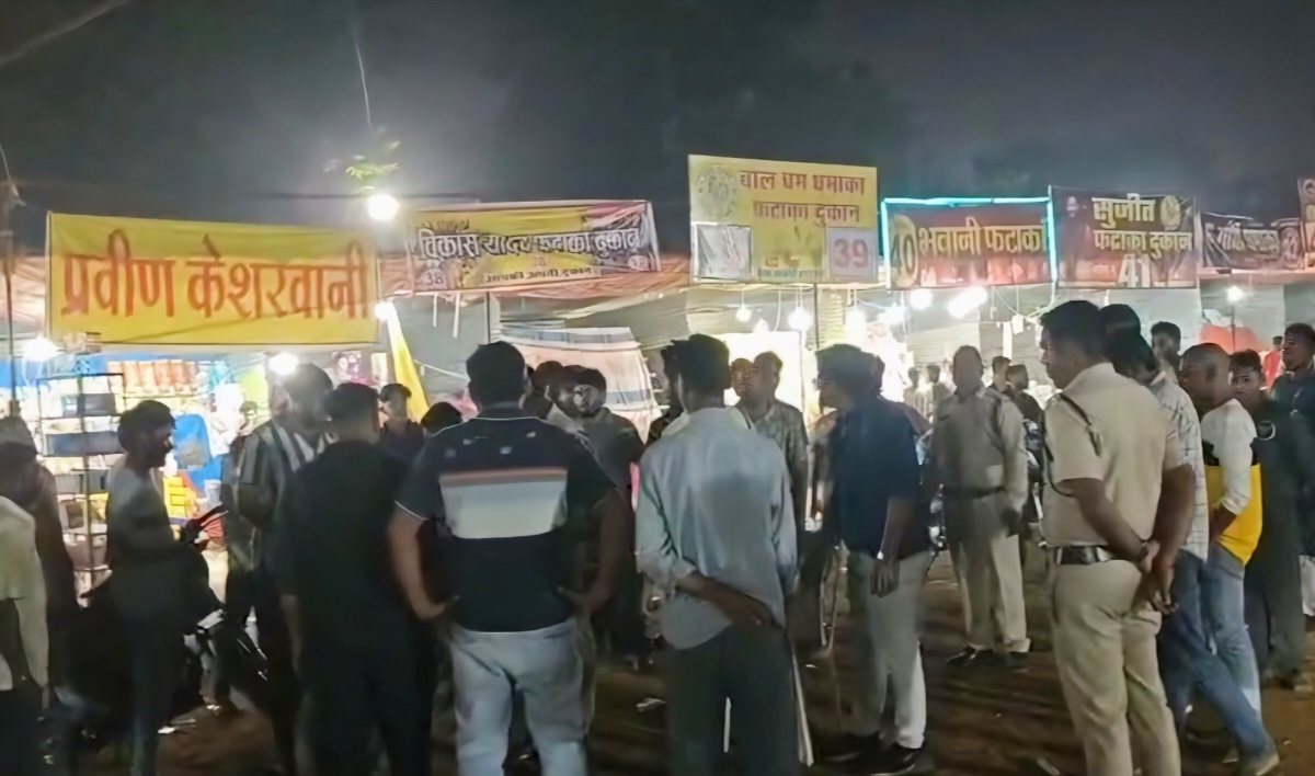CG: पटाखा जलाने पर युवक की पिटाई, गुंडागर्दी से इलाके में दह... - CG Sandesh