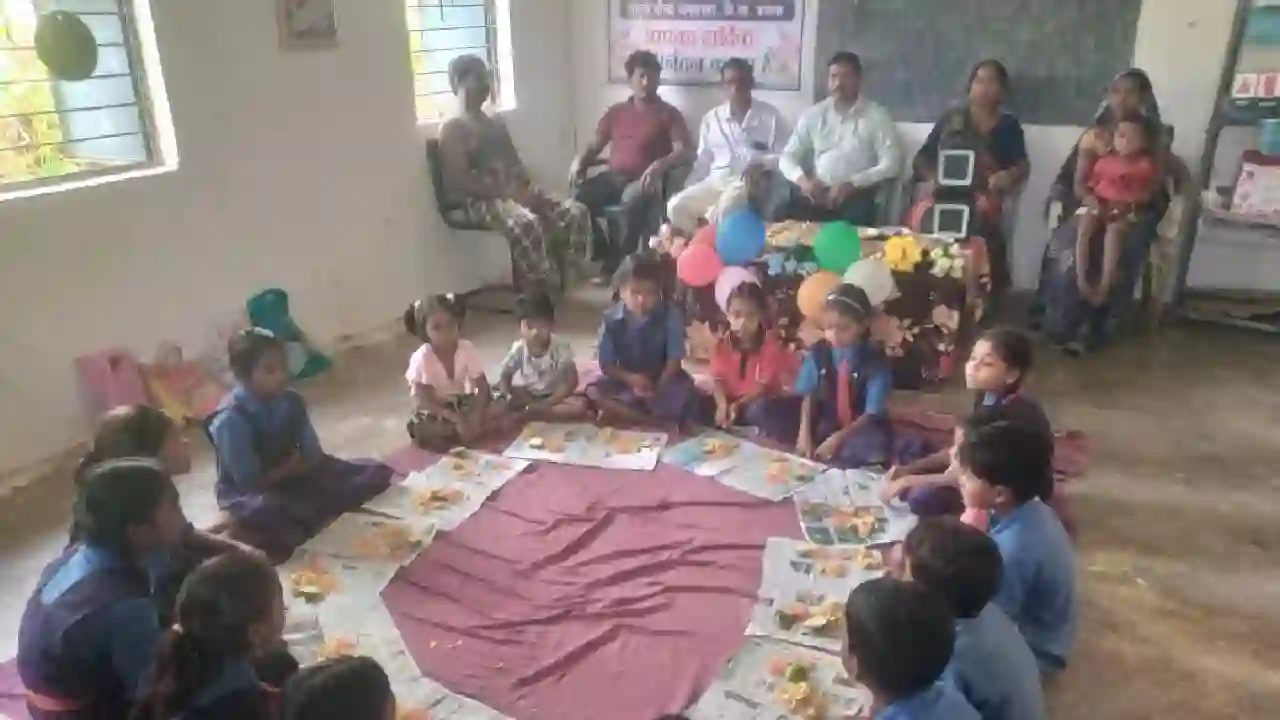 बसना : शासकीय प्राथमिक शाला ललितपुर में न्योता भोज का आयोजन - CG Sandesh