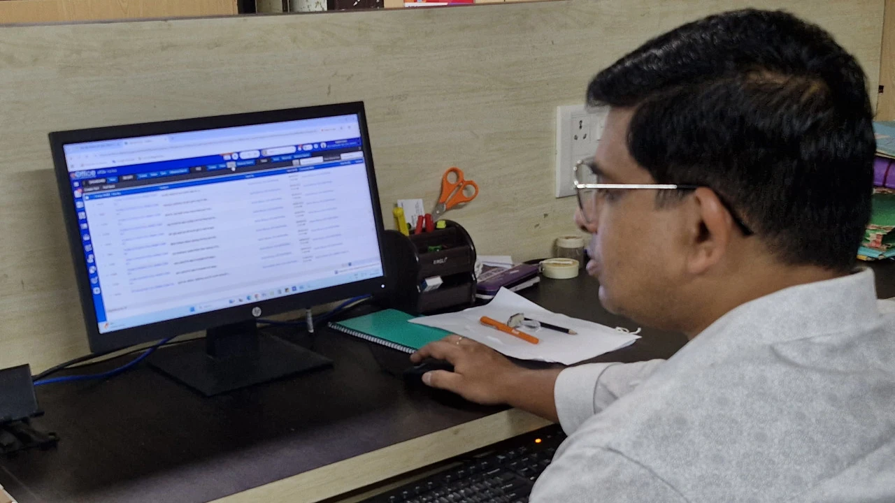 महासमुंद : ई-ऑफिस से डिजिटल सुशासन की ओर कदम - CG Sandesh