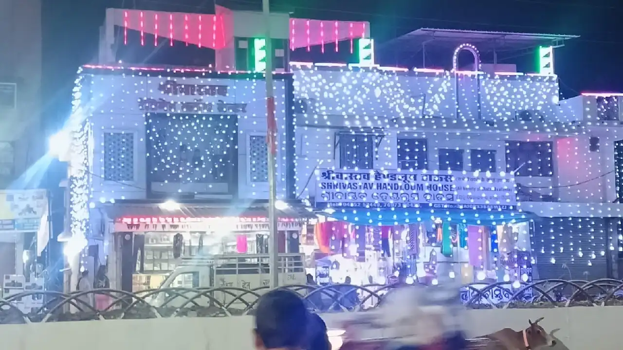 बसना नगर सहित ग्रामीण अंचलों में धूमधाम से मनाया गया दीपावली... - CG Sandesh