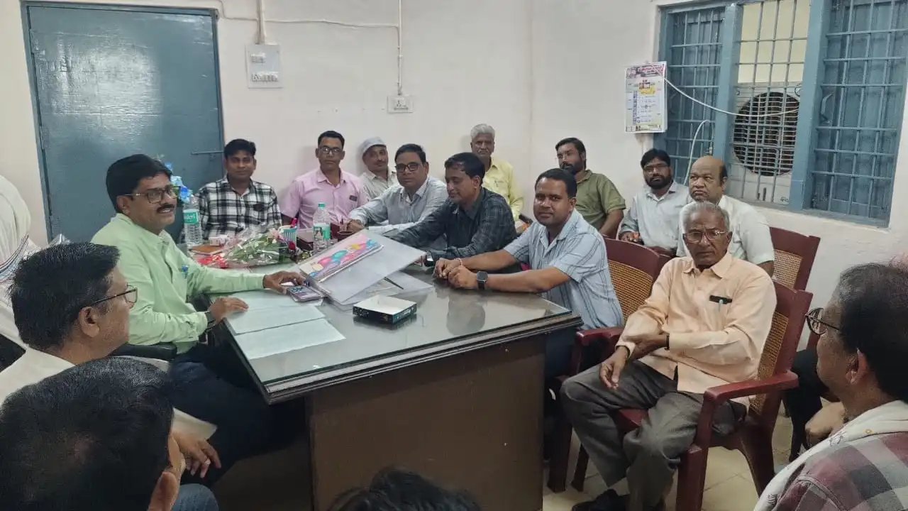 सरायपाली विकासखंड के नवनियुक्त बीईओ एवं बीआरसीसी से शिक्षक स... - CG Sandesh