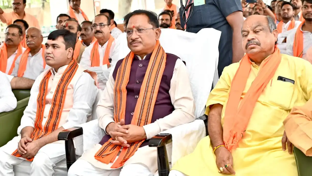 प्लास्टिक कचरे के बदले भोजन देने वाली अनोखी पहल ‘गार्बेज कैफ... - CG Sandesh