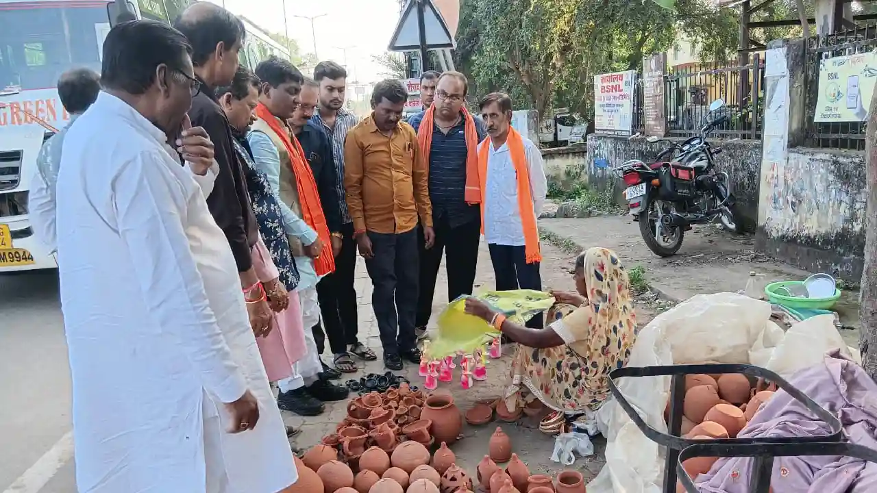 महासमुंद : स्वच्छता सेवा समर्पण अभियान की शुरुआत करेंगे विधा... - CG Sandesh