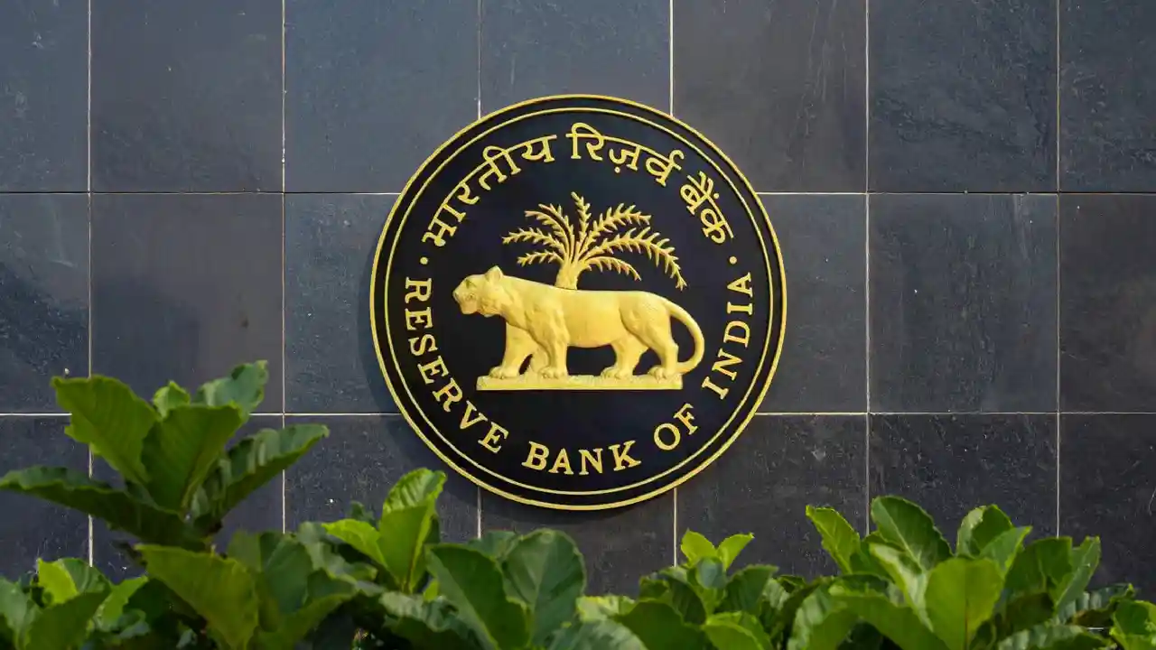 RBI जल्द दे सकता है खुशखबरी, रेपो रेट में कटौती की संभावना - CG Sandesh