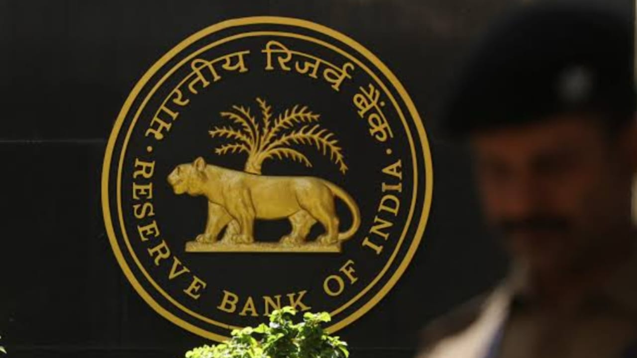 RBI का नया EMI नियम, डिफॉल्ट पर फोन और टीवी लॉक - CG Sandesh