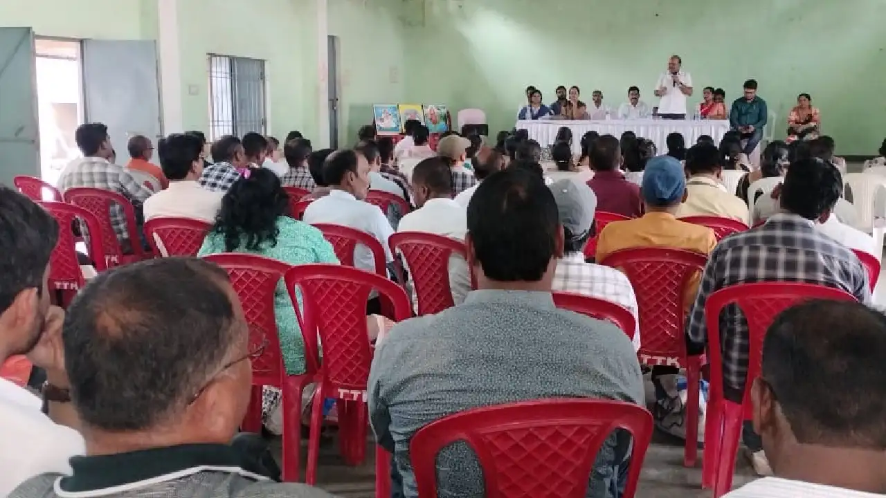 खल्लारी में जोन स्तरीय समीक्षा बैठक का आयोजन - CG Sandesh