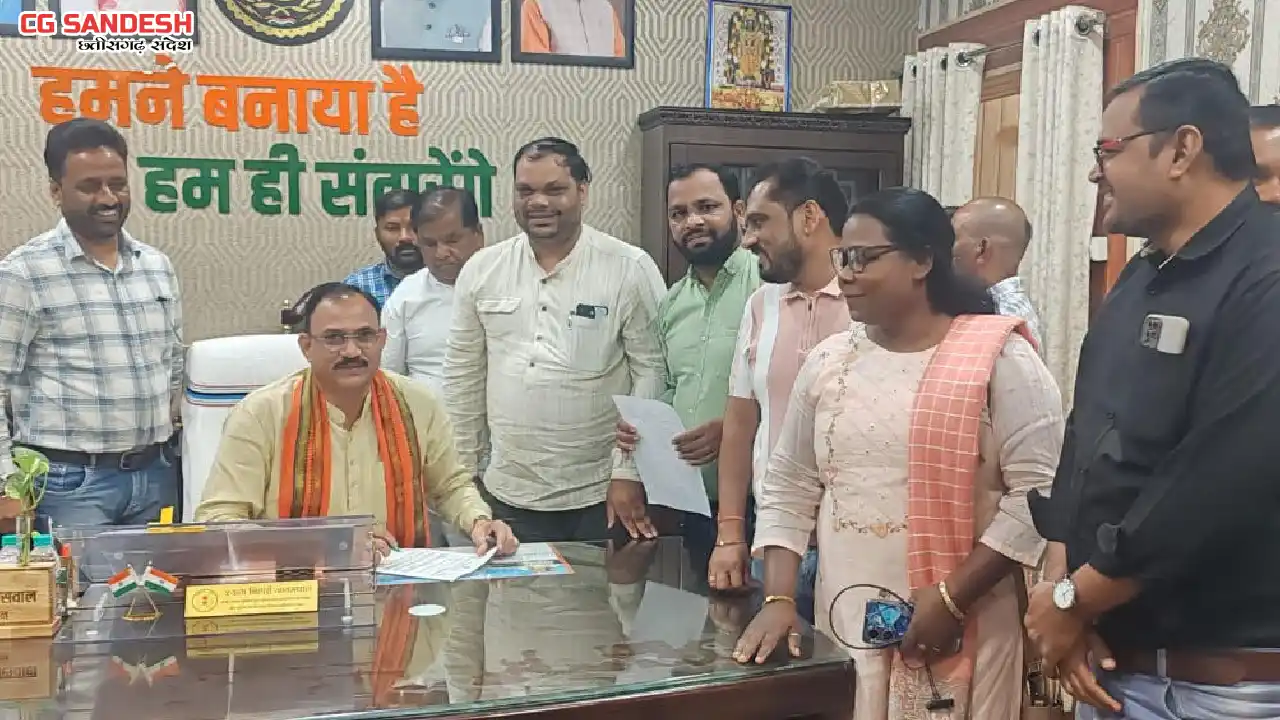 प्रधानमंत्री मोदी के छत्तीसगढ़ आगमन पर एनएचएम कर्मचारियों ने... - CG Sandesh