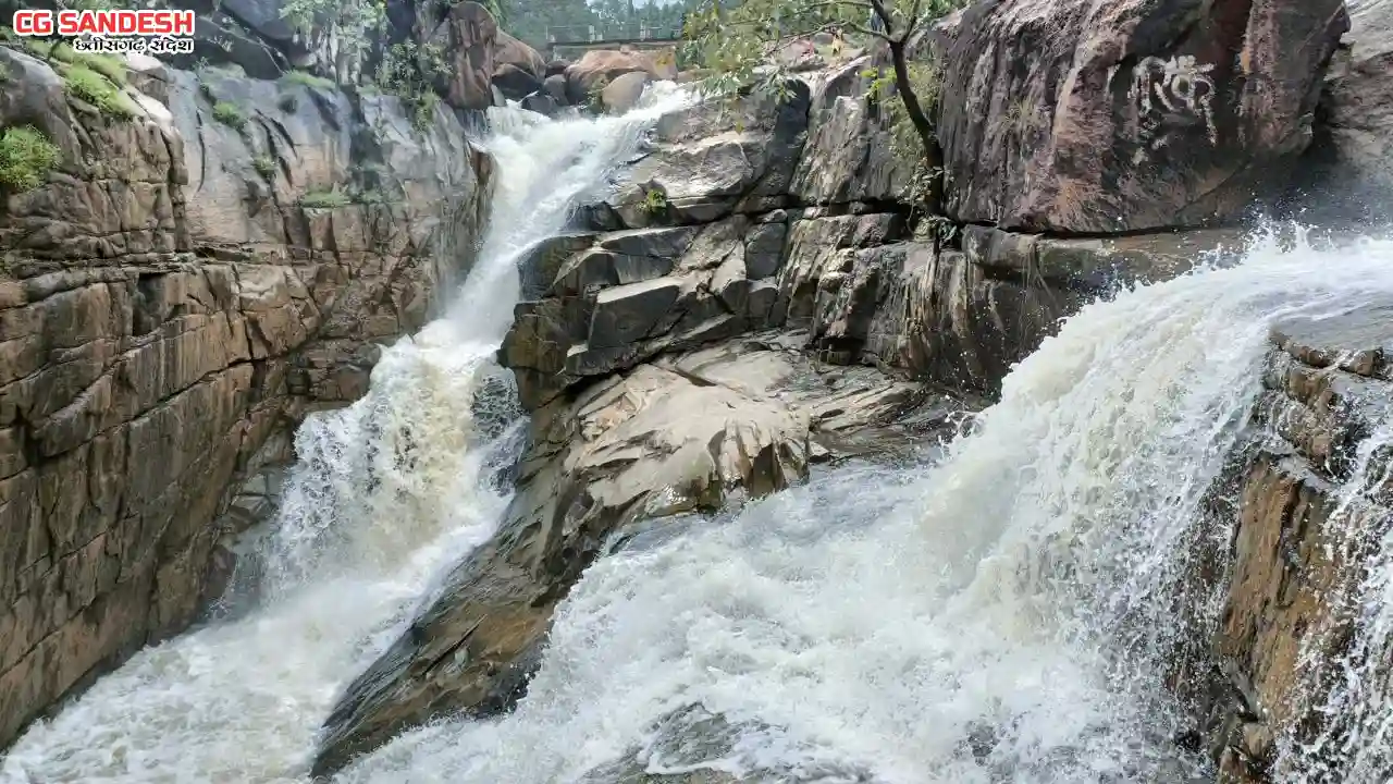 छत्तीसगढ़ के घने जंगलों में छिपा प्रकृति का चमत्कार - CG Sandesh