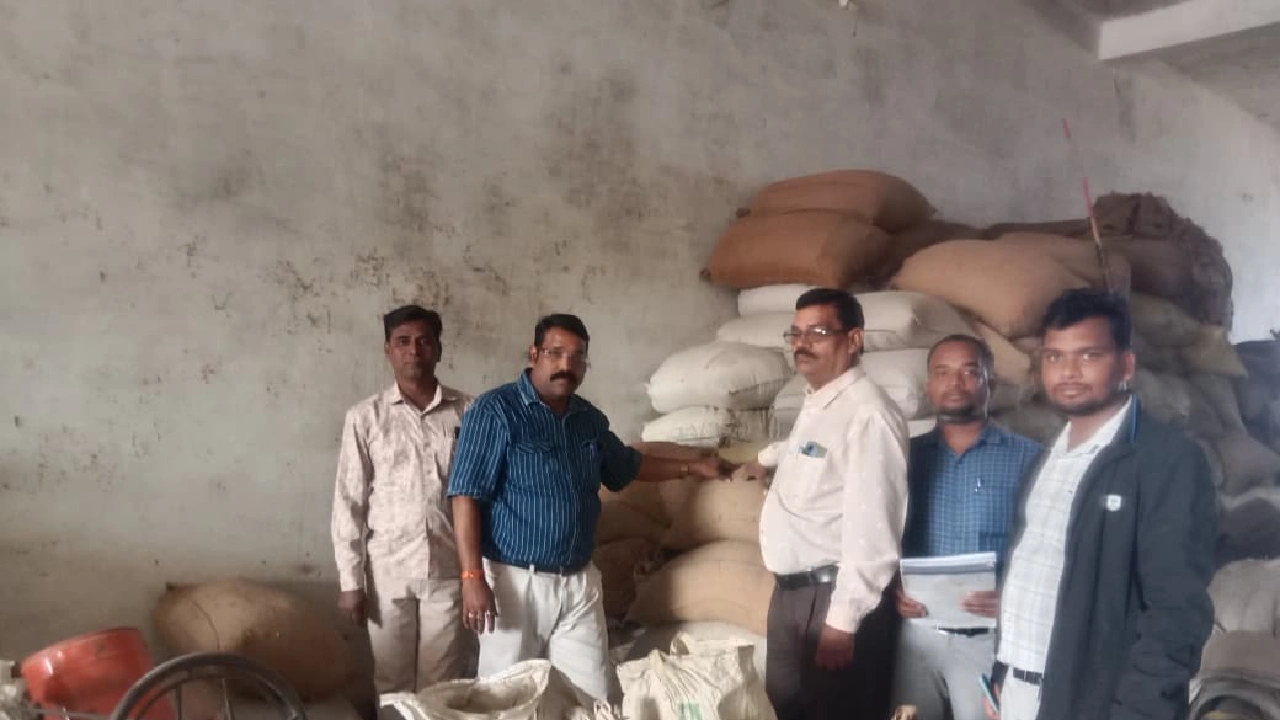 CG: बलौदाबाजार जिले में 345 कट्टा धान जब्त - CG Sandesh