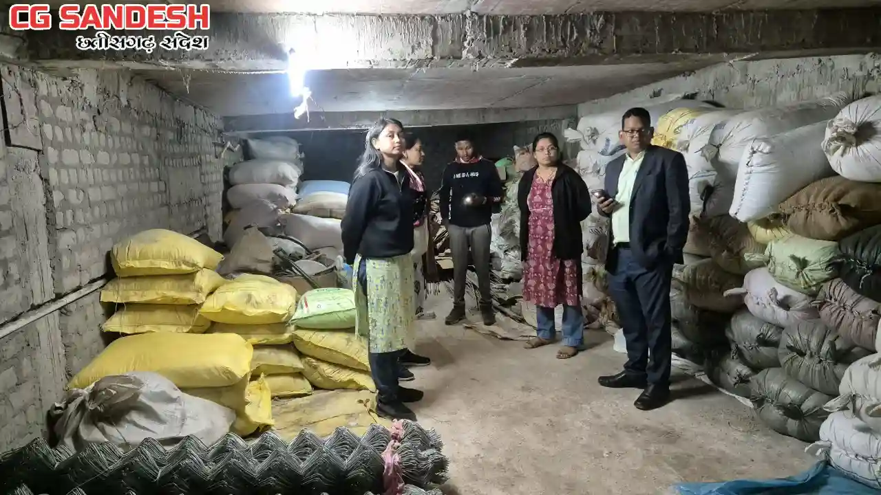 CG : अवैध धान भंडारण पर बड़ी कार्रवाई, 300 बोरा धान जप्त - CG Sandesh