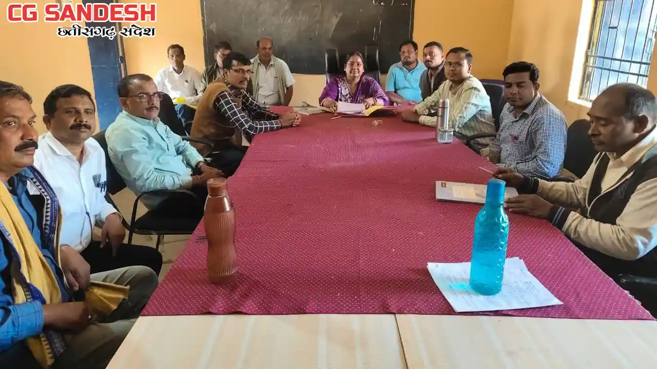 पिथौरा : वायरल विडियो में बाल आयोग हुआ सख्त, डीईओ महासमुंद क... - CG Sandesh