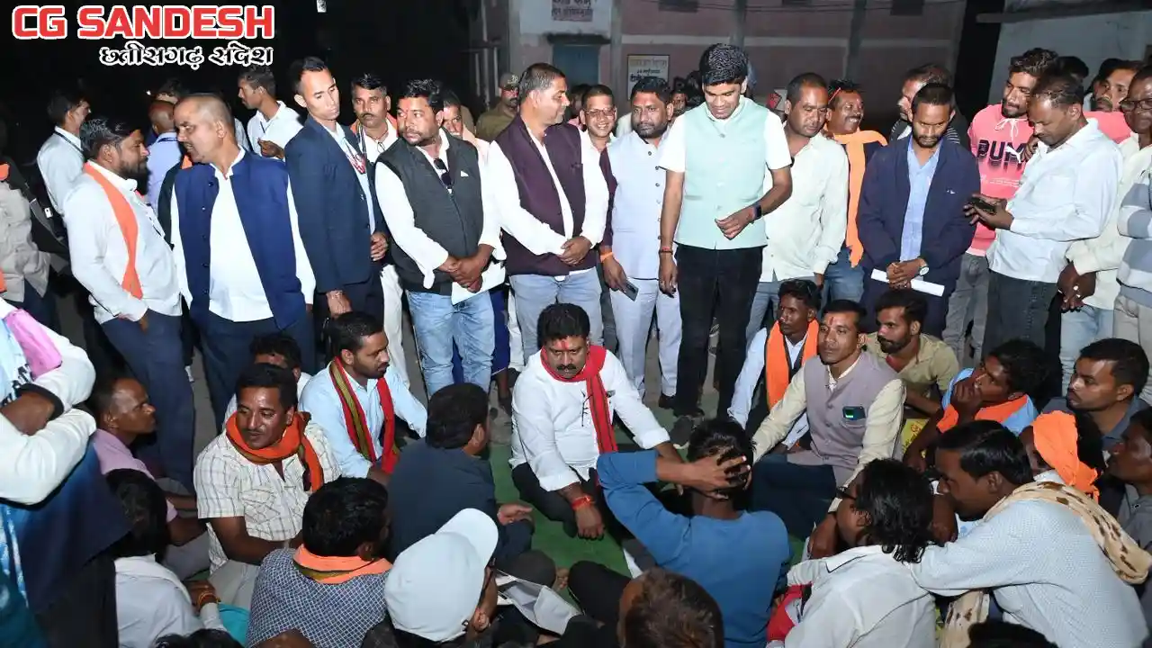 किसानों की शिकायत पर मौके पर ही पटवारी  को किया गया निलंबित - CG Sandesh