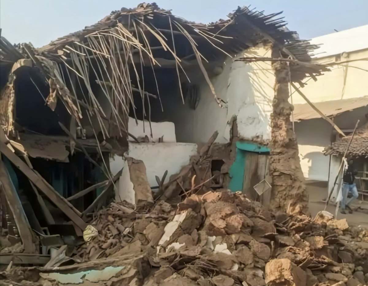 CG : कच्चे मकान की दीवार ढहने से दो मजदूरों की मौत  - CG Sandesh