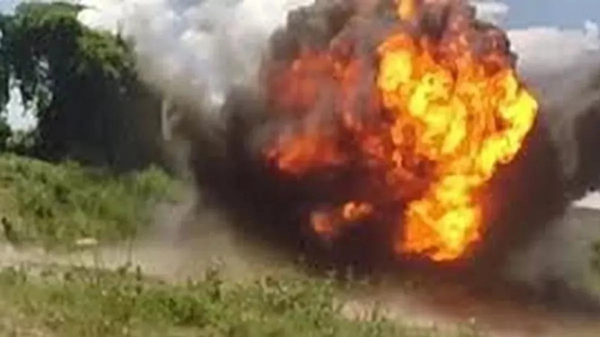  CG : IED ब्लास्ट की चपेट में आने से महिला आरक्षक घायल, हेली... - CG Sandesh