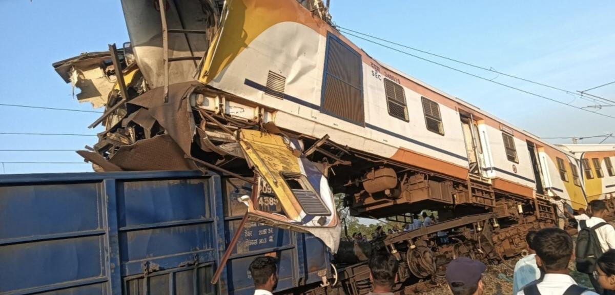 CG ब्रेकिंग: छत्तीसगढ़ में बड़ा रेल हादसा, मालगाड़ी से टकराई... - CG Sandesh