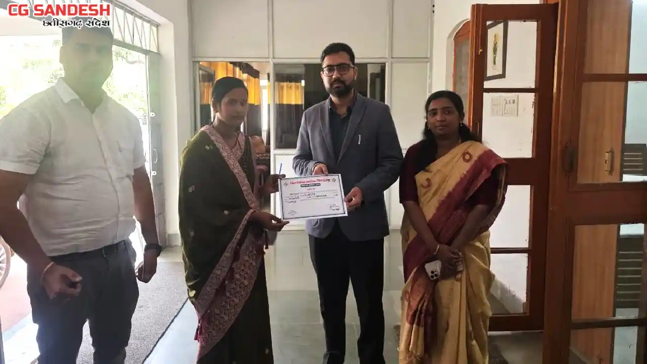 महासमुंद : जिला निर्वाचन अधिकारी विनय लंगेह ने सरायपाली के ब... - CG Sandesh