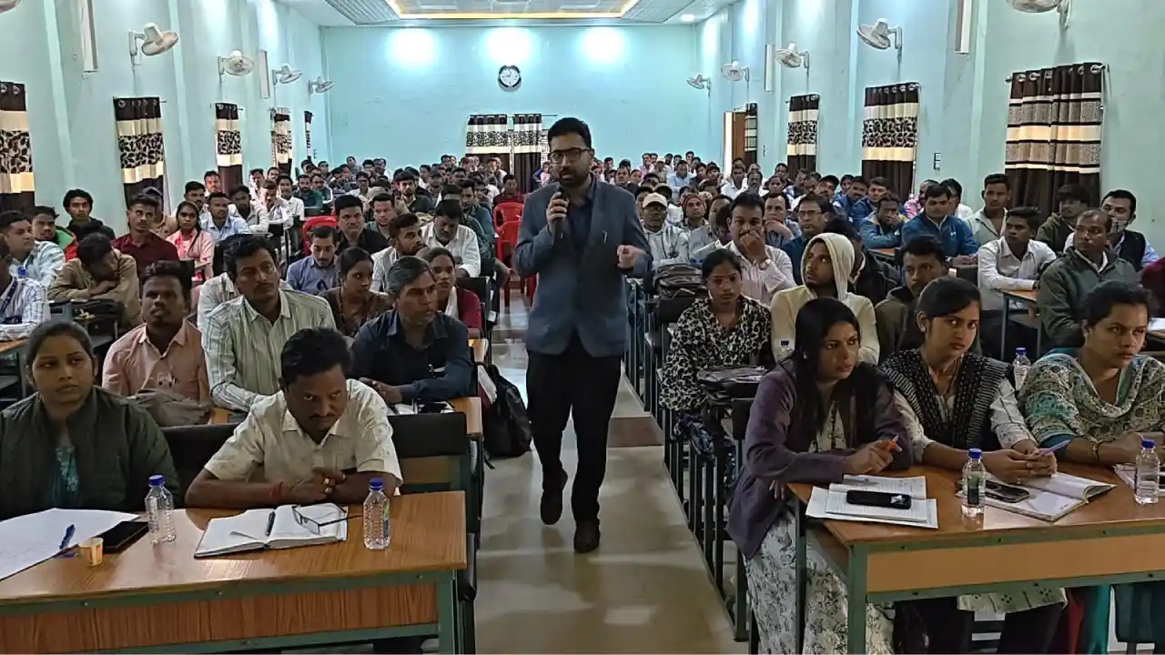 महासमुंद : शासन के नियमानुसार खरीदी करें, अनियमितता पाए जाने... - CG Sandesh