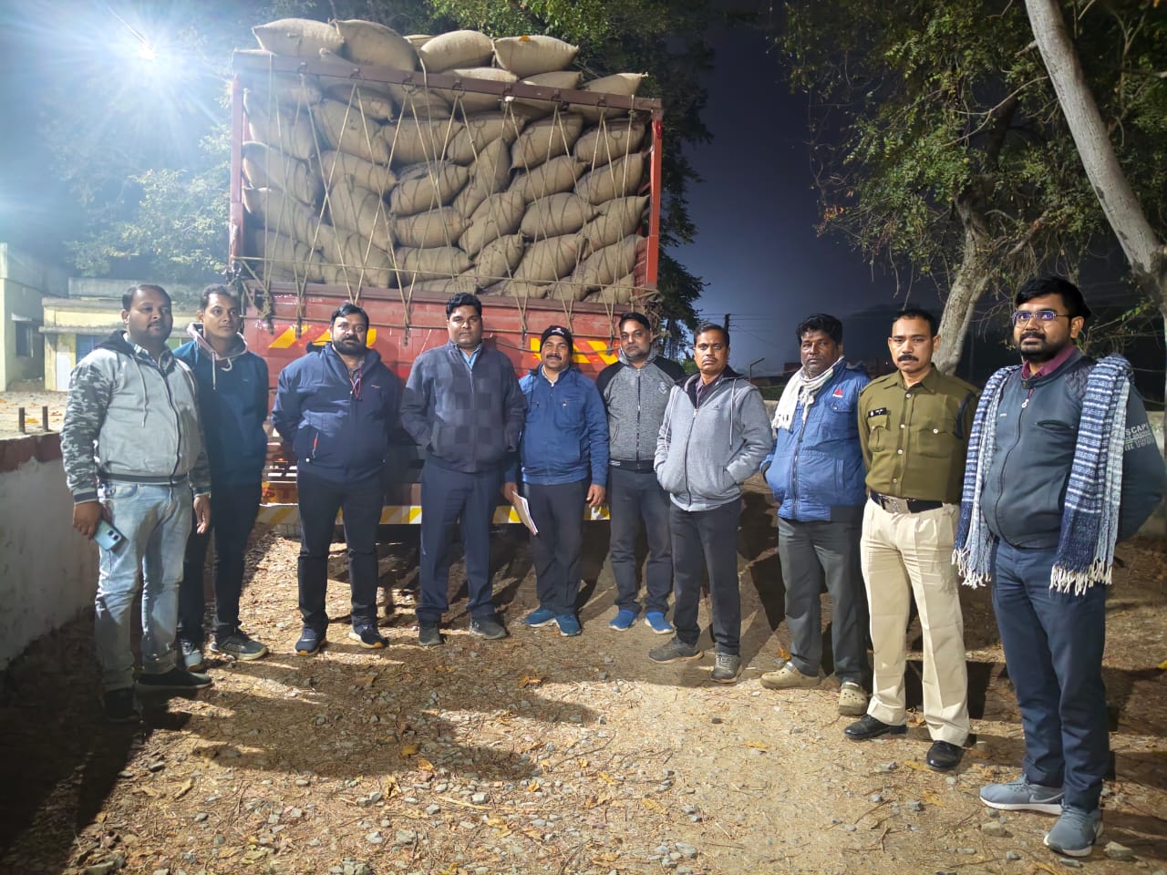 महासमुंद : कलेक्टर लंगेह के मार्गदर्शन में अवैध धान परिवहन औ... - CG Sandesh
