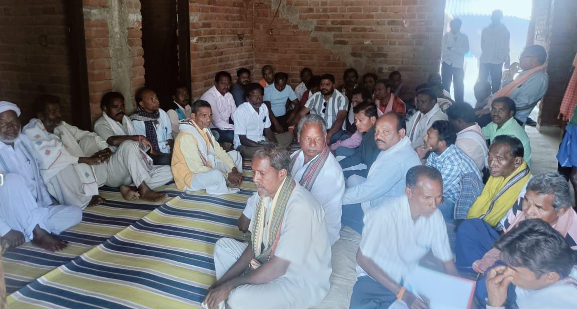 फुलझर राज झेरिया यादव समाज बसना-सरायपाली की बैठक बिजेमाल में... - CG Sandesh