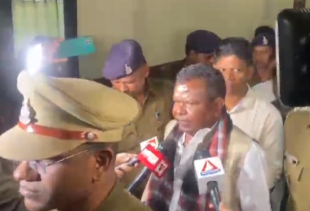 CG ब्रेकिंग : पूर्व आबकारी मंत्री कवासी लखमा भेजे गए जेल, कहा- मैं निर्दोष हूँ, मुझे फंसाया गया