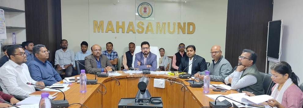 महासमुंद : गणतंत्र समारोह में विभिन्न विभागों की झांकी का प्... - CG Sandesh