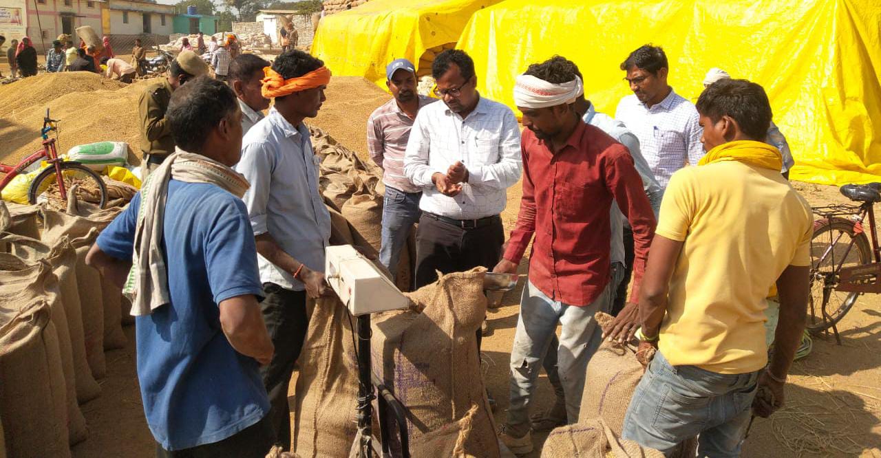 महासमुंद : अवैध धान परिवहन व भण्डारण पर सतत कार्रवाई जारी, 1... - CG Sandesh