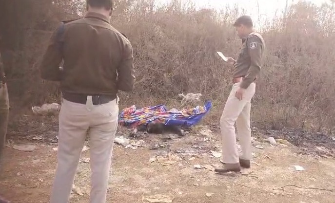 CG : संदिग्ध अवस्था में मिली युवती की लाश, हत्या कर फेंकने की आशंका 