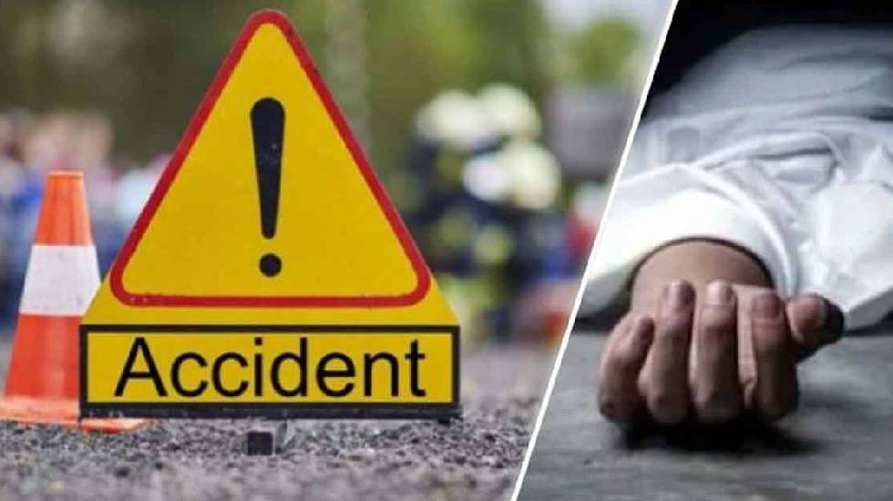 खल्लारी : ट्रेक्टर में सवार होकर रोपा लगाने जा रहे मजदूरों क... - CG Sandesh