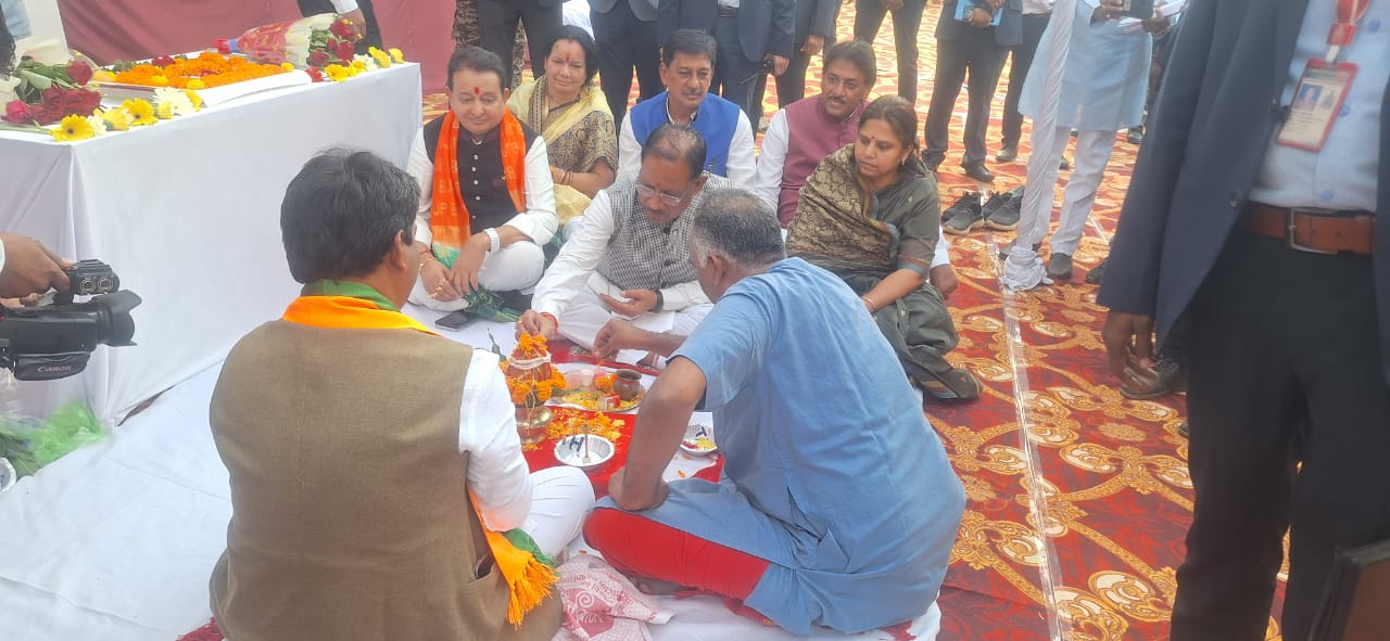 महासमुंद : मुख्यमंत्री  विष्णुदेव साय जिले में 217 करोड़ 17 ल... - CG Sandesh