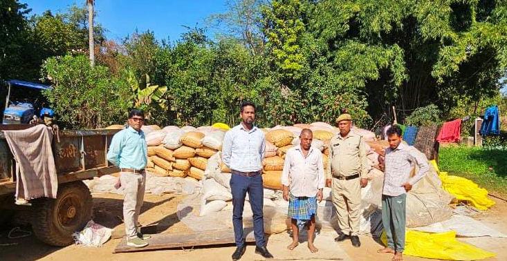 पिथौरा में 650 कट्टा अवैध धान जब्त - CG Sandesh