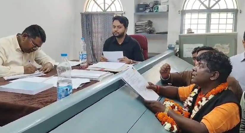 महासमुंद : पूर्व नगर पालिका अध्यक्ष प्रकाश चंद्राकर निर्दलीय उतरे मैदान में