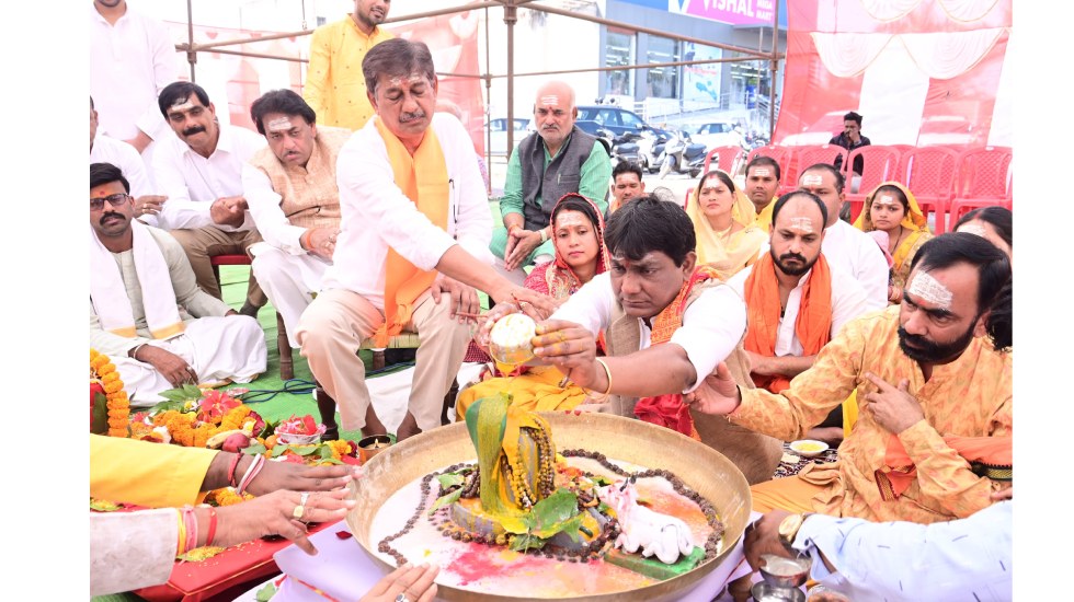 महासमुंद : मौनी अमावस्या के अवसर पर हुआ पार्थिव शिवलिंग का र... - CG Sandesh