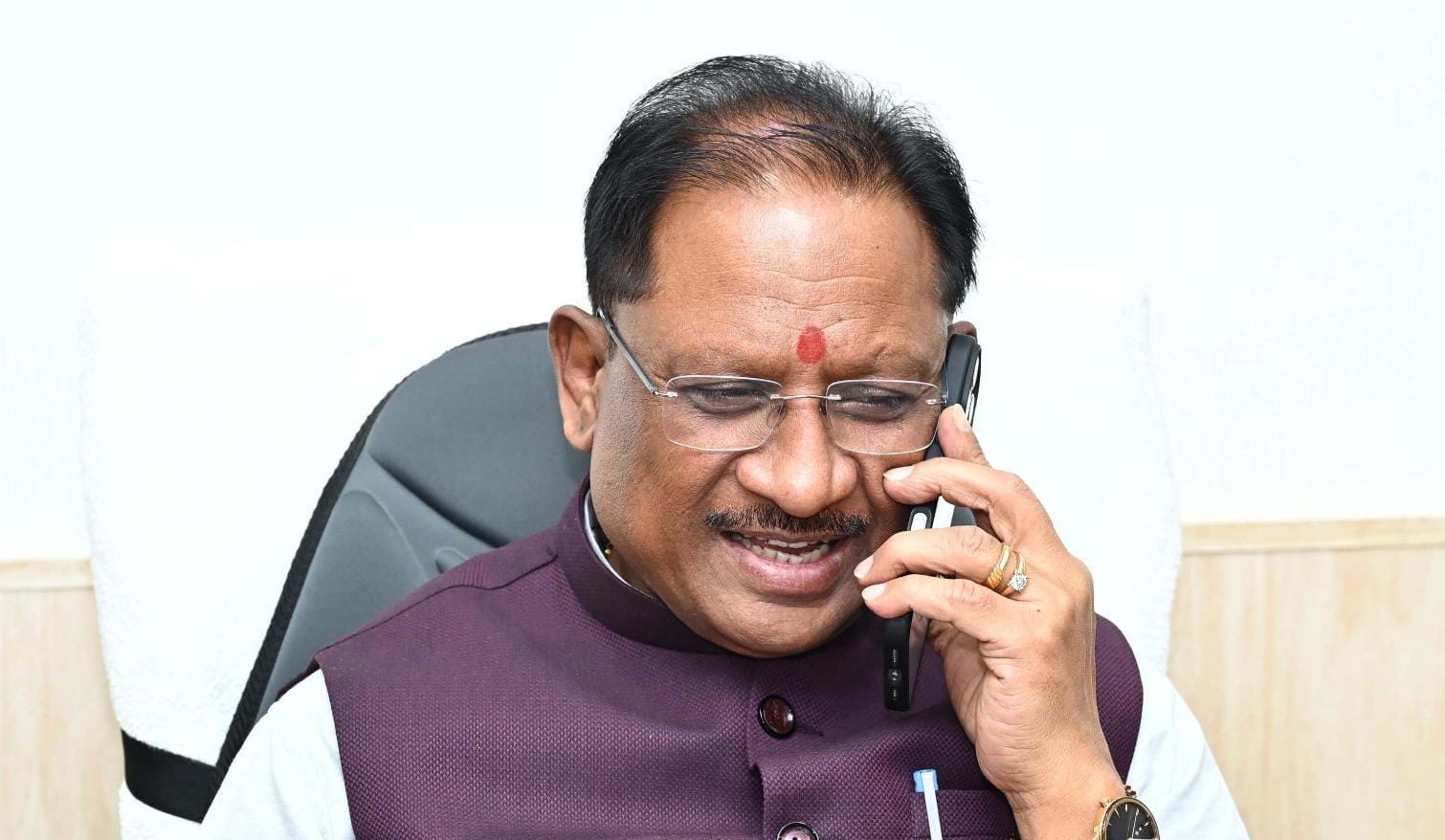 मुख्यमंत्री ने लेफ्टिनेंट नर्सिंग ऑफिसर वीणा साहू और राष्ट्र... - CG Sandesh