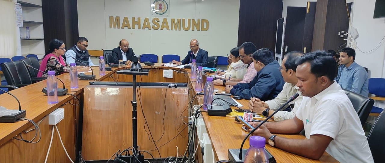 महासमुंद : जिला पंचायत सीईओ ने ली प्रेस वार्ता, नगरीय निकाय ... - CG Sandesh