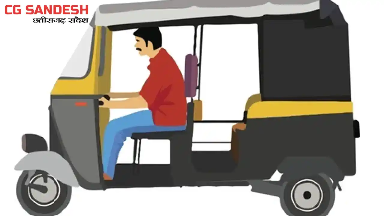 महासमुंद : डिवाइडर से टकराकर पलटी ऑटो, ड्राईवर की मौत - CG Sandesh