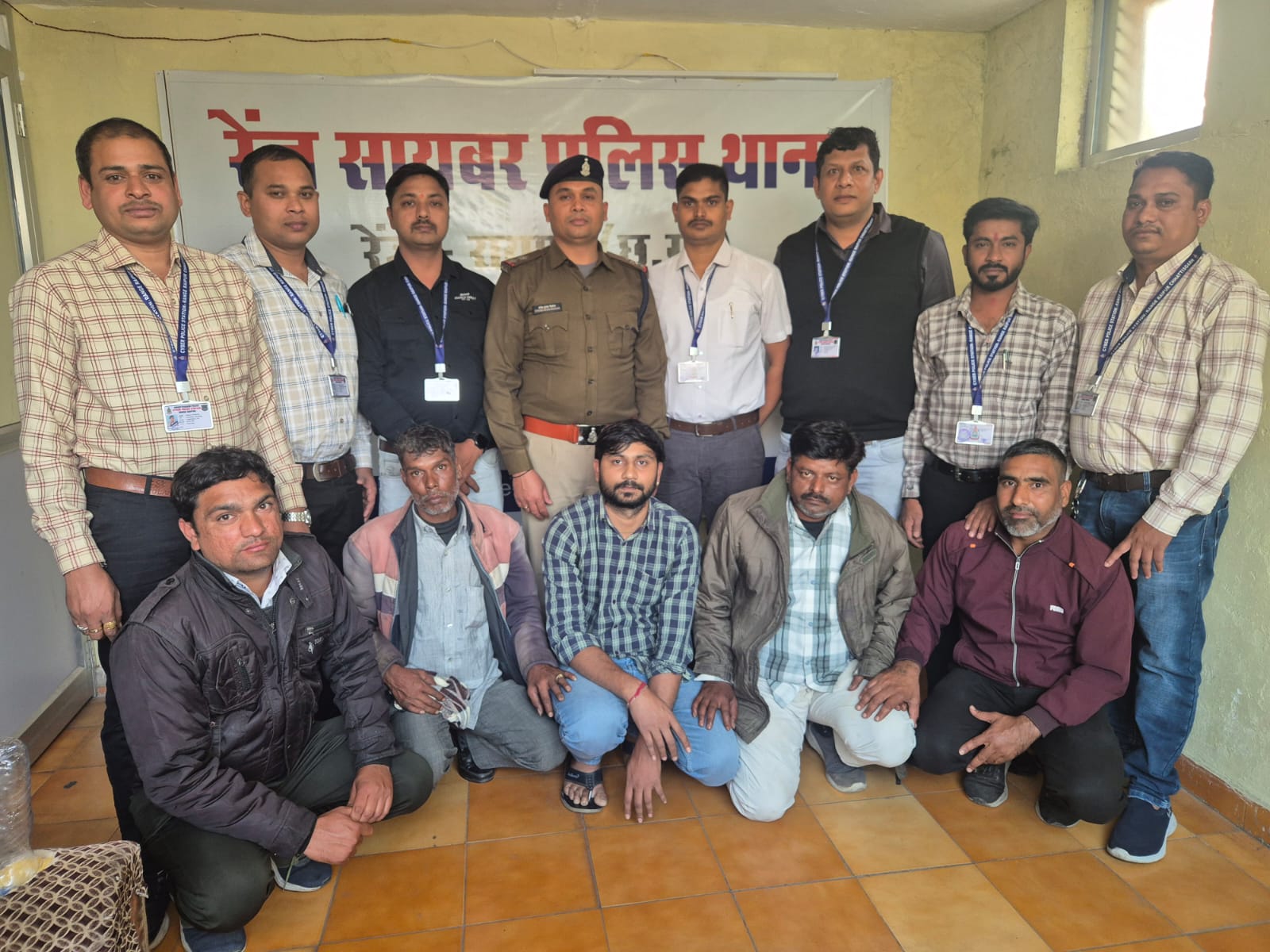 CG: शेयर ट्रेडिंग के नाम पर ठगी करने वाले 5 आरोपी गिरफ्तार - CG Sandesh