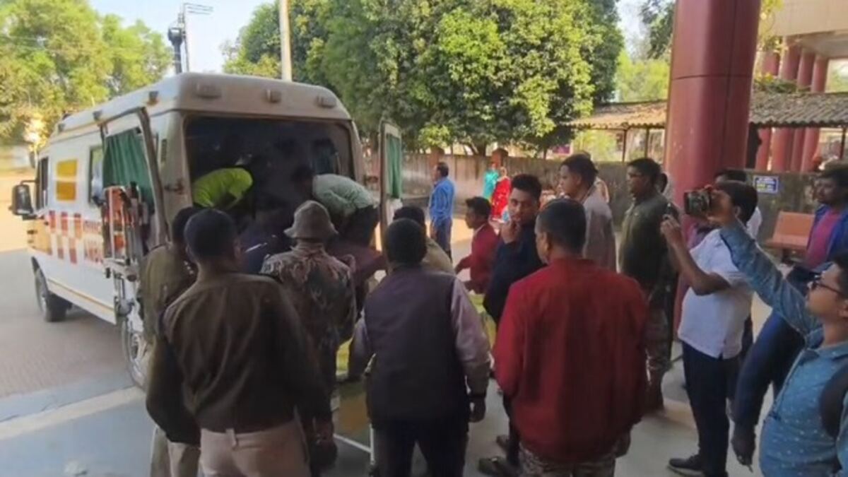 CG : आरक्षक ने सर्विस रायफल से खुद को मारी गोली, हुई मौत    - CG Sandesh