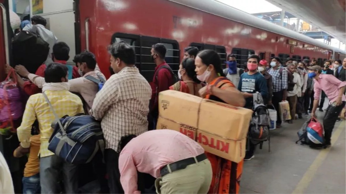रेलवे ने बढ़ाया किराया, इस तारीख से बढ़ने वाले हैं टिकट के द... - CG Sandesh