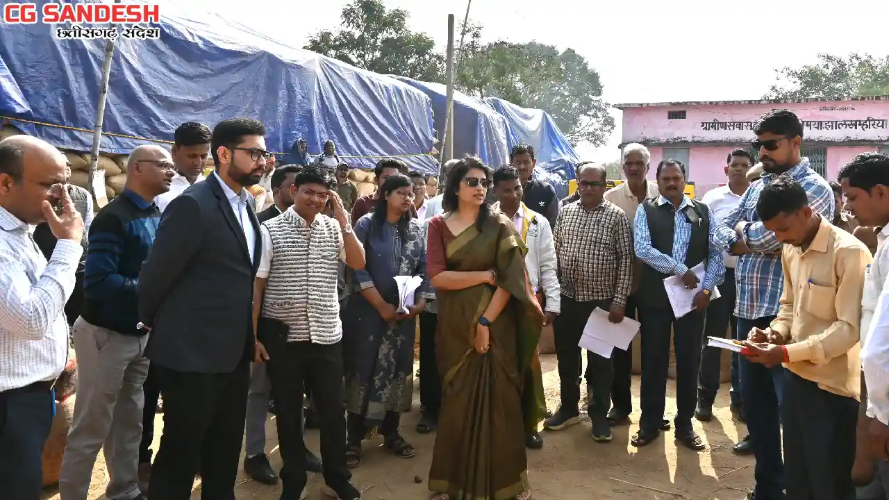 महासमुंद : प्रभारी सचिव निहारिका बारिक ने ग्राम खरोरा, झालखम... - CG Sandesh