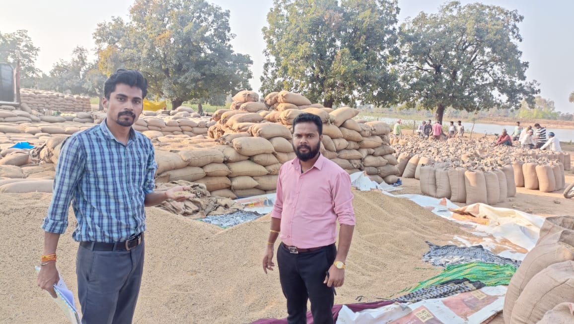 बागबाहरा : अवैध धान परिवहन पर कार्रवाई, 280 कट्टा धान जब्त - CG Sandesh
