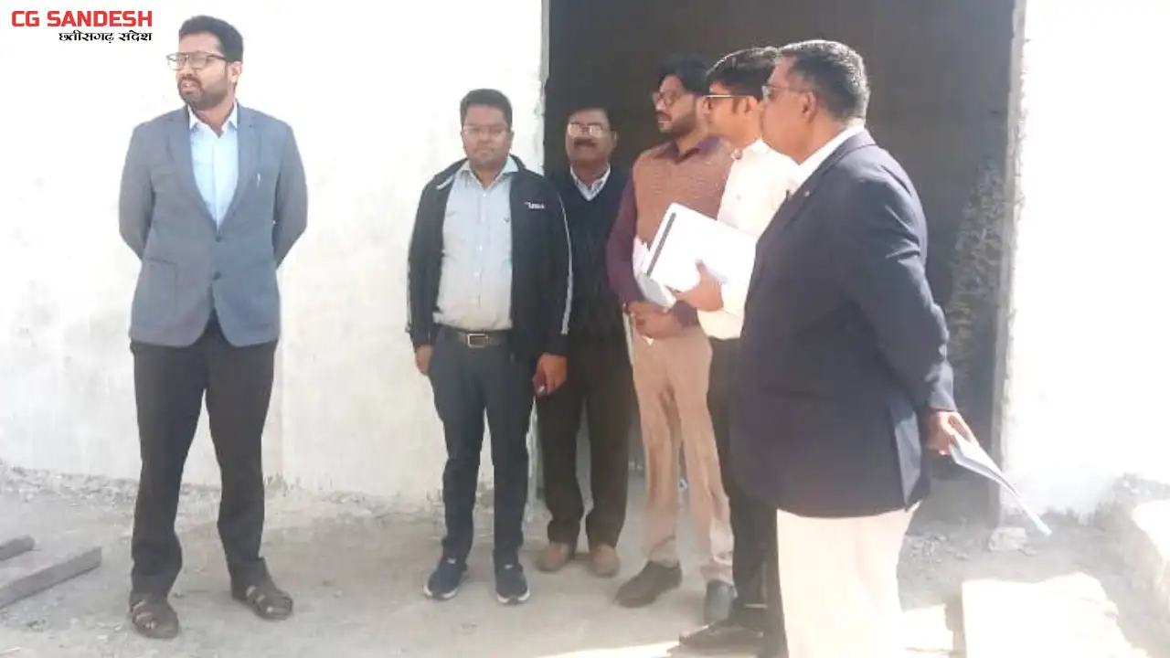 महासमुंद : कलेक्टर लंगेह ने सेन्ट्रल लाइब्रेरी का किया निरीक... - CG Sandesh