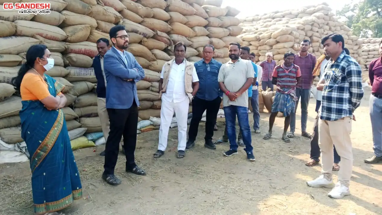 महासमुंद : कलेक्टर लगातार कर रहे धान खरीदी केन्द्रों का निरी... - CG Sandesh