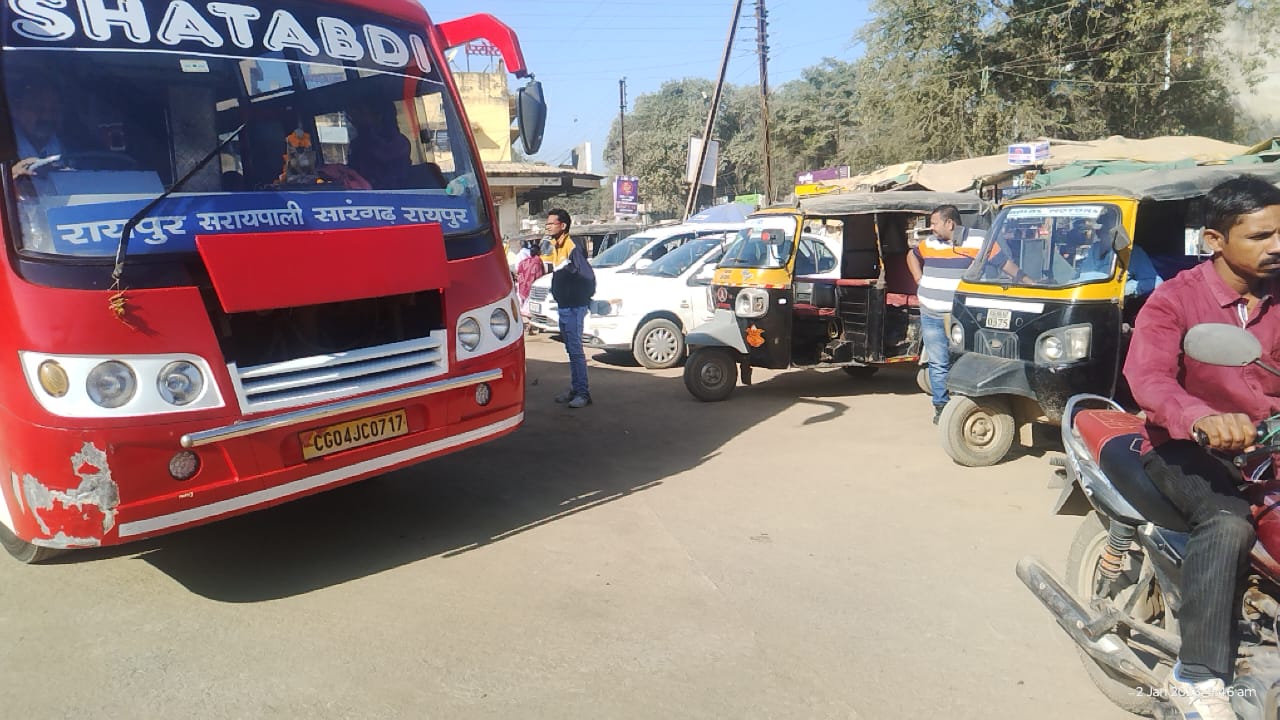 बसना : टेक्सी यूनियन के सदस्यों ने रिजर्व वाहनों हेतु पार्कि... - CG Sandesh